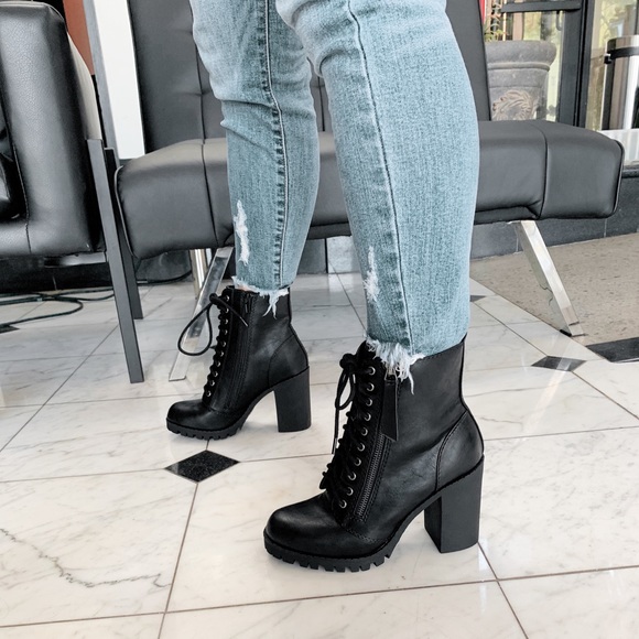 Shoes - Black combat ankle lace up boots